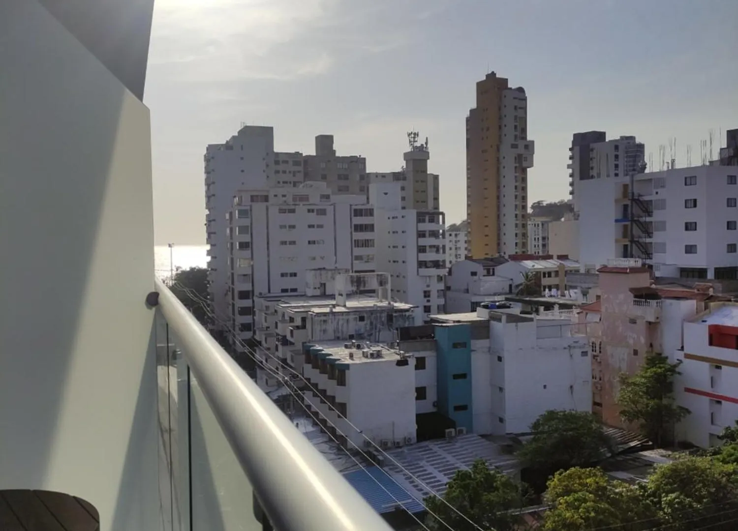 Sky Tower Apartment El Manantial 0*,
